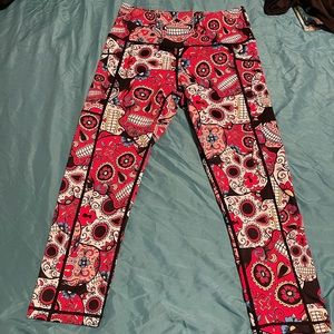 CVG red skull capris xsmall